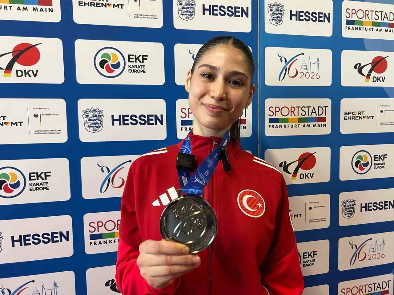 ALMANYA'NIN FRANKFURT KENTİNDE DÜZENLENEN BÜYÜKLER AVRUPA KARATE ŞAMPİYONASI'NI KADIN KUMİTE 55...