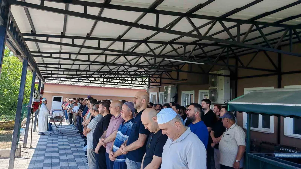 ALPER BAŞÖREN GÖZYAŞLARI ARASINDA SON YOLCULUĞUNA UĞURLANDI