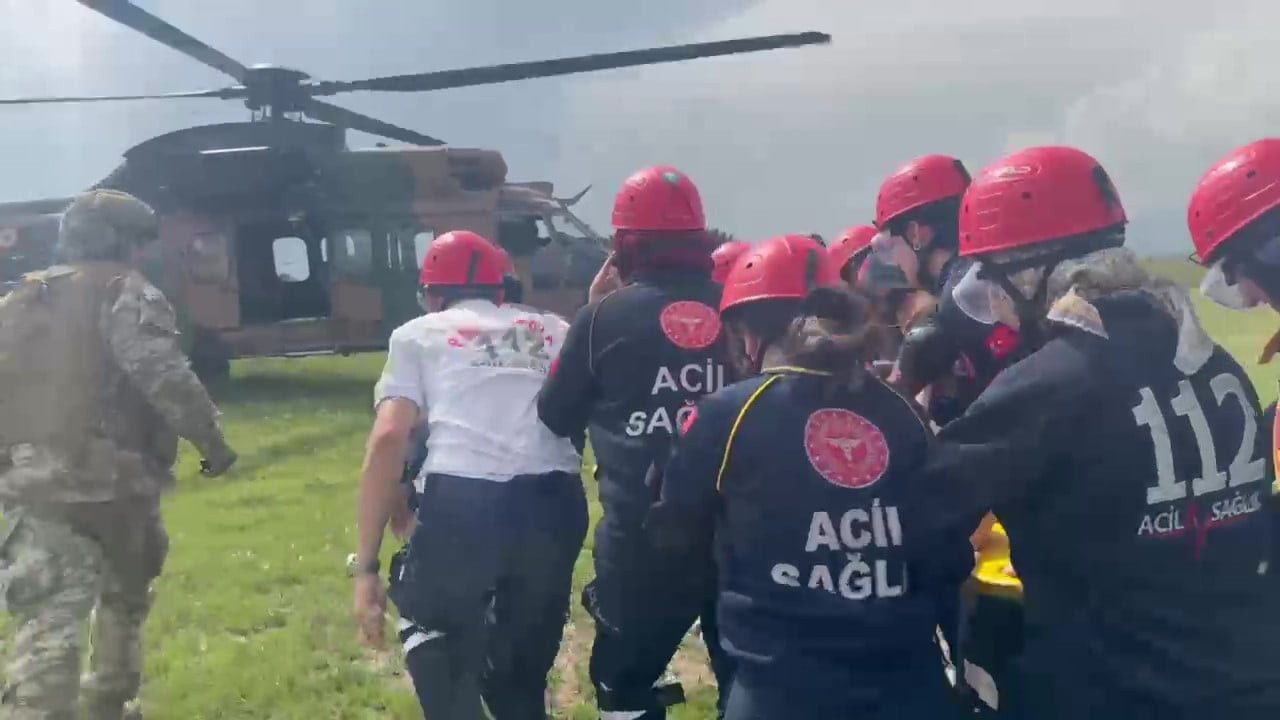 AMASYA'DA DÜZENLENEN UMKE TATBİKATINDA PARAMEDİK EĞİTİMİ ALAN ÜNİVERSİTE ÖĞRENCİLERİ, FELAKETLERDE...