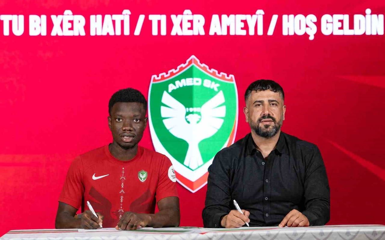 AMED SPORTİF FAALİYETLER, FRANSIZ EKİBİ STRASBOURG’UN SAĞ BEK OYUNCUSU AMADOU CİSSE İLE 3 YILLIK...