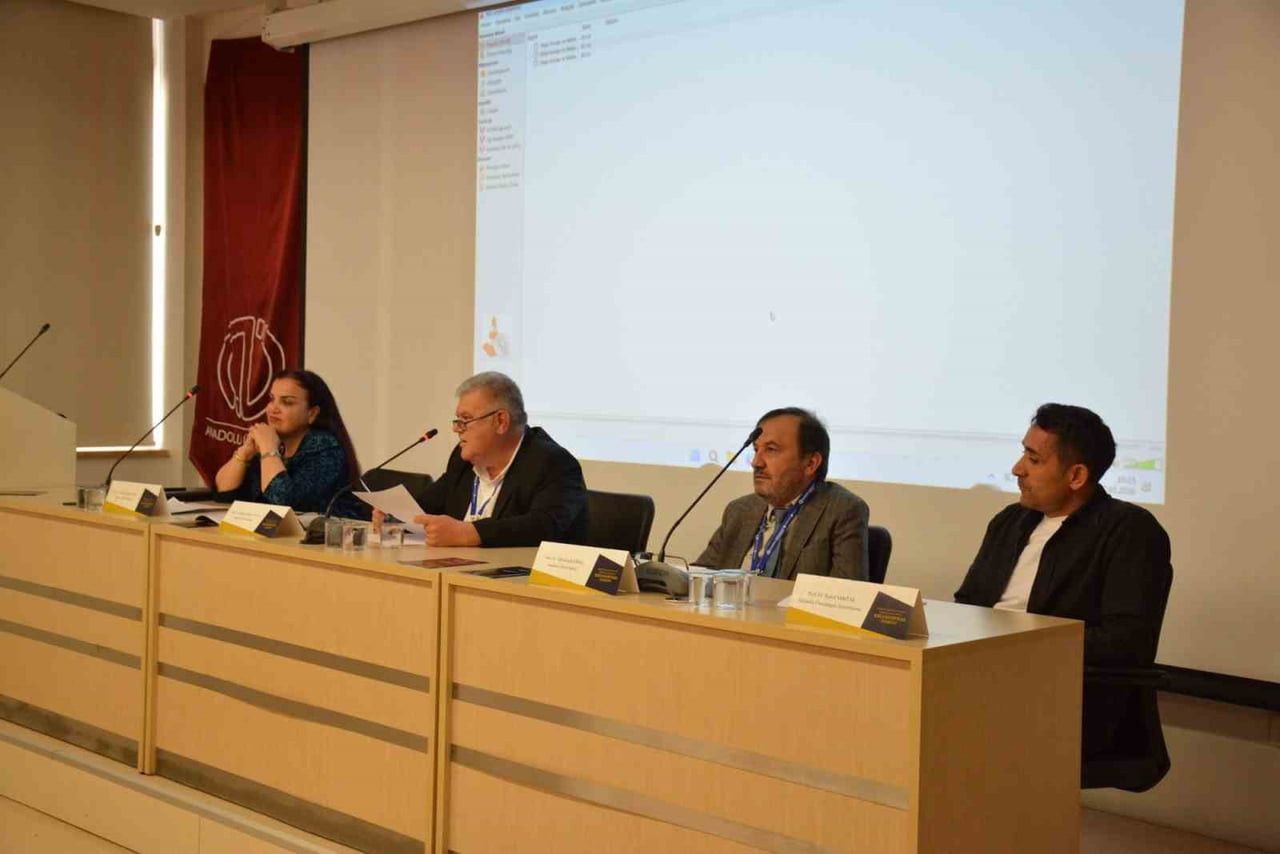 ANADOLU ÜNİVERSİTESİ EDEBİYAT FAKÜLTESİ TARAFINDAN EDEBİYAT FAKÜLTESİ KONFERANS SALONUNDA...
