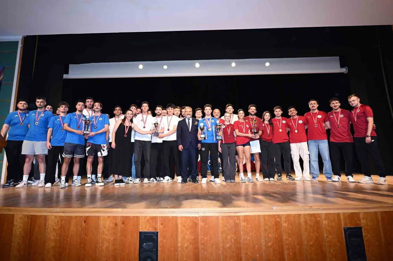 ANADOLU ÜNİVERSİTESİ, TÜRKİYE ÜNİVERSİTE SPORLARI FEDERASYONU (TÜSF) TARAFINDAN DÜZENLENEN ULUSAL...