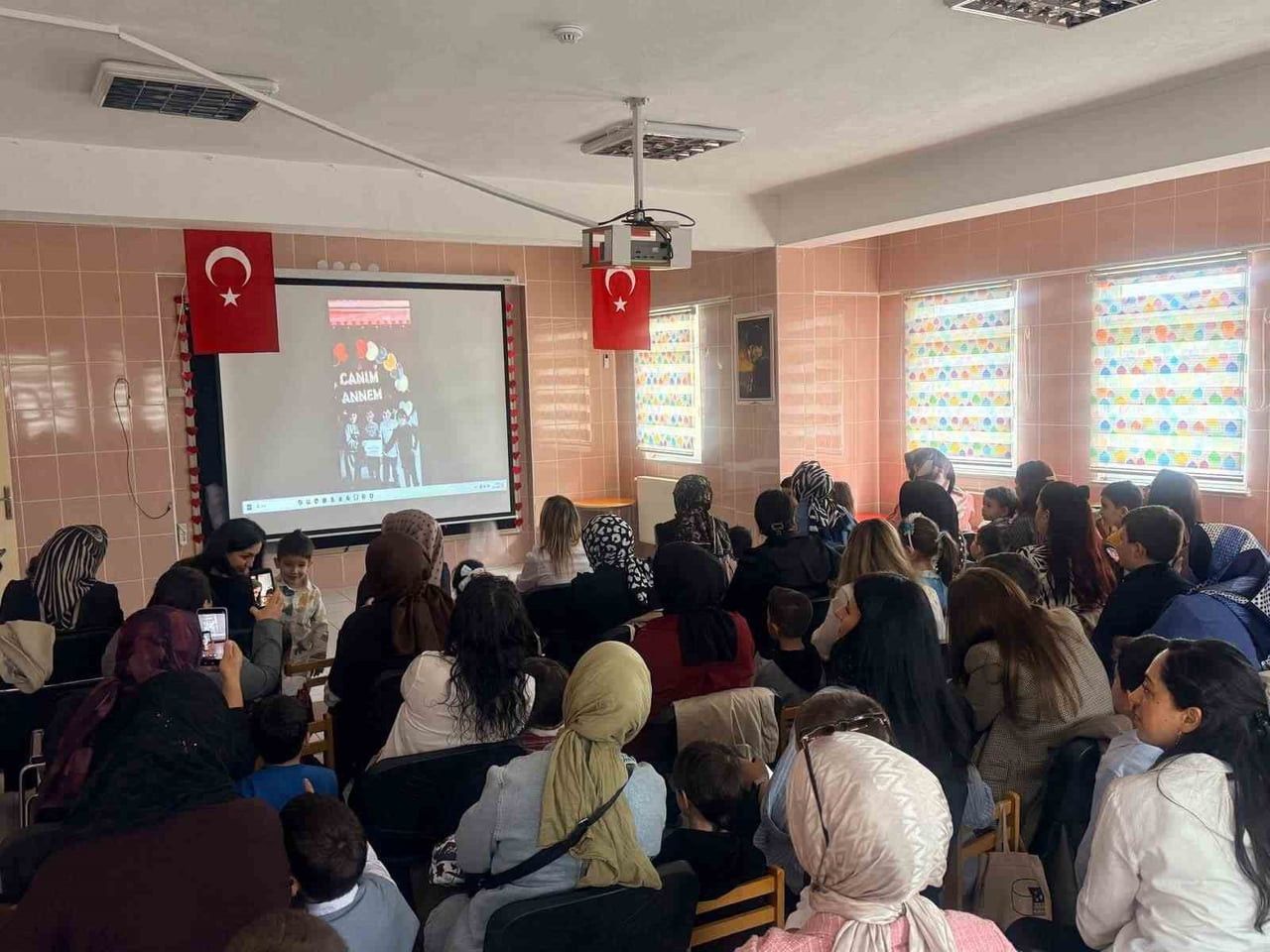 ANNELER GÜNÜ ETKİNLİĞİ