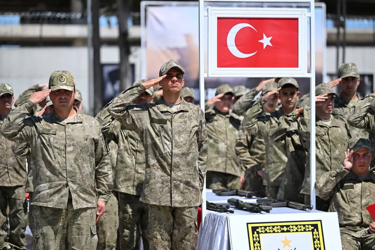 ANTALYA 3. PİYADE EĞİTİM TUGAY KOMUTANLIĞINCA DÜZENLENEN TEMSİLİ ASKERLİK VE YEMİN TÖRENİ'NE...