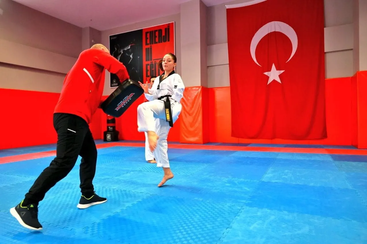 ANTALYA'DA 67 ÜLKEDEN 2.552 SPORCUNUN KATILIMIYLA GERÇEKLEŞEN ULUSLARARASI TAEKVANDO TURNUVASINDA...