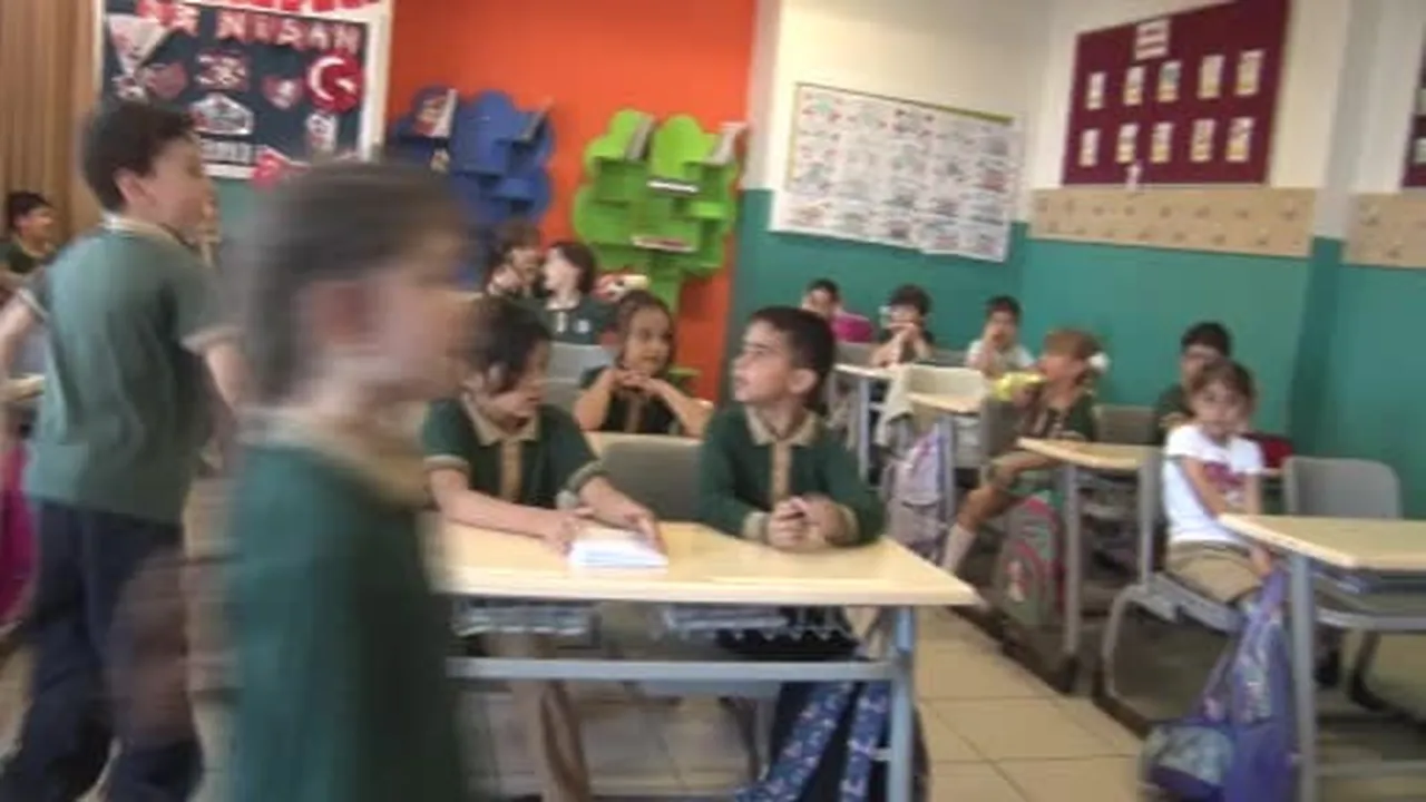 Antalya'da miniklerden Mehmetçiğe ilk mektup: "İyi ki varsın"