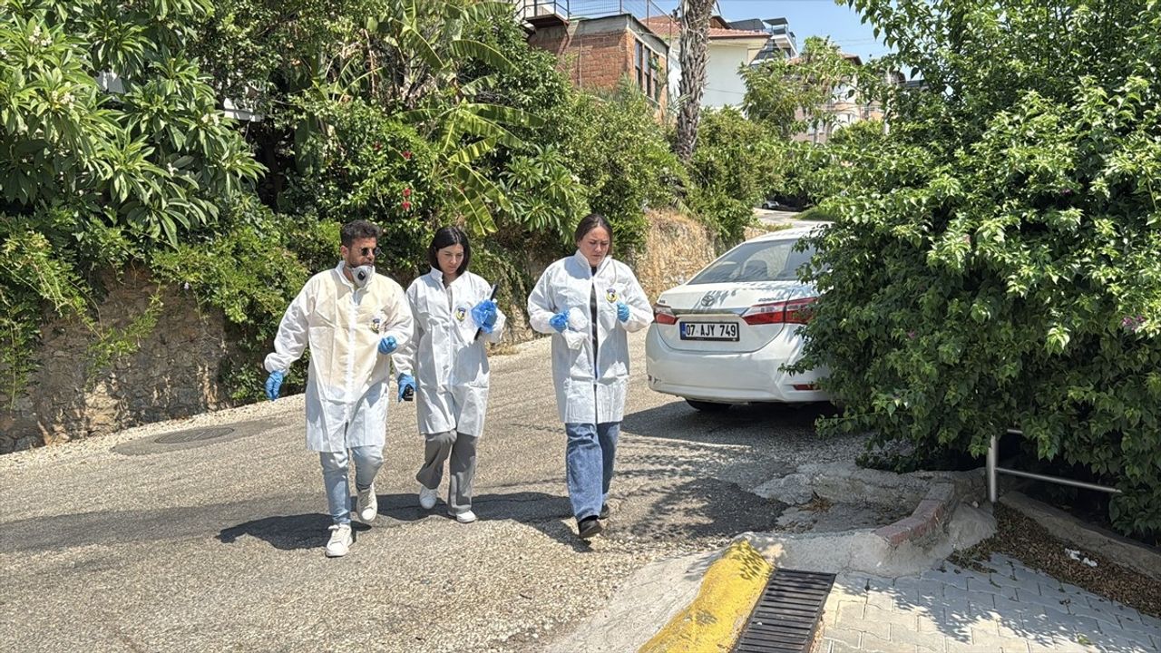 Antalya'nın Alanya ilçesinde 71 yaşındaki yerleşik yabancı, evinde ölü bulundu. Sağlık ekiplerinin...