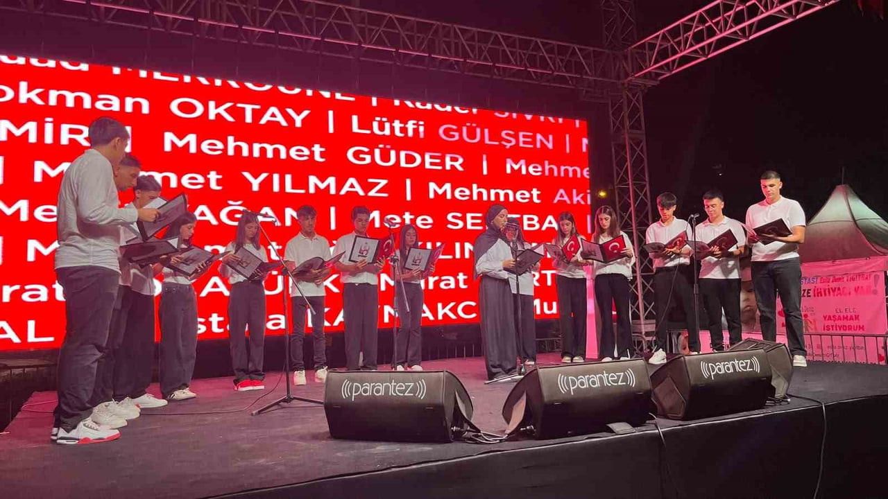 ANTALYA'NIN ALANYA İLÇESİNDE HÜKÜMET MEYDANI'NDA PROGRAM DÜZENLENDİ