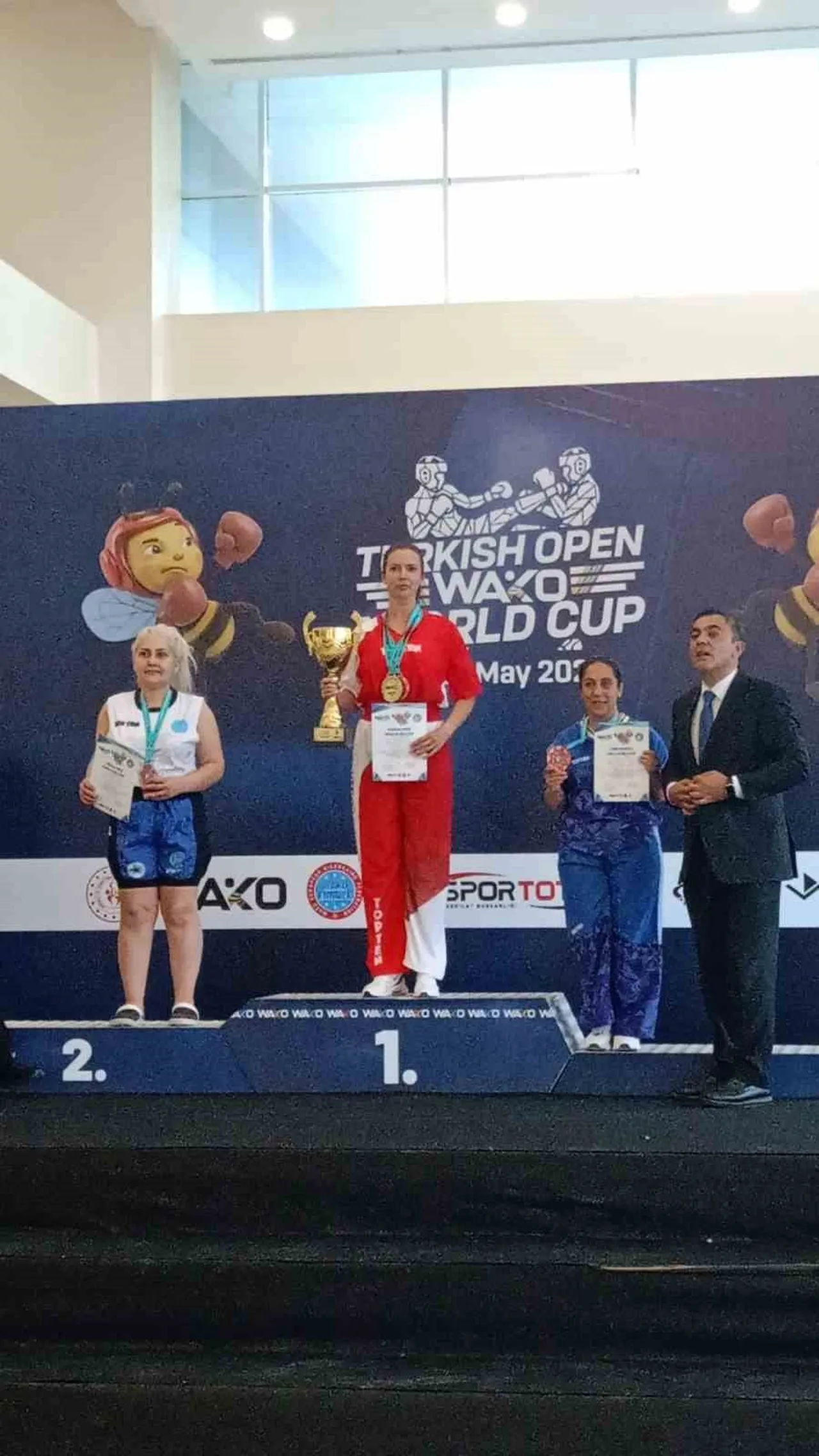 ANTALYA’DA DÜZENLENEN 11. DÜNYA KİCK BOKS KUPASI’NDA AFYONKARAHİSAR SANDIKLI GENÇLİK VE SPOR İLÇE...