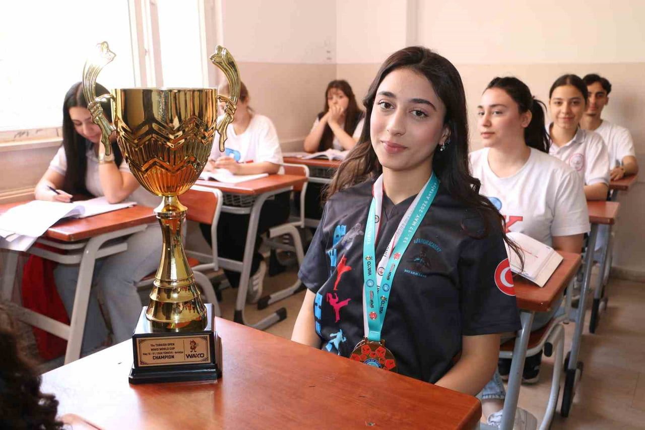 ANTALYA’DA DÜZENLENEN WAKO WORLD CUP ŞAMPİYONASI’NDA 48 KİLO GENÇ BAYANLAR FULL CONTACT...