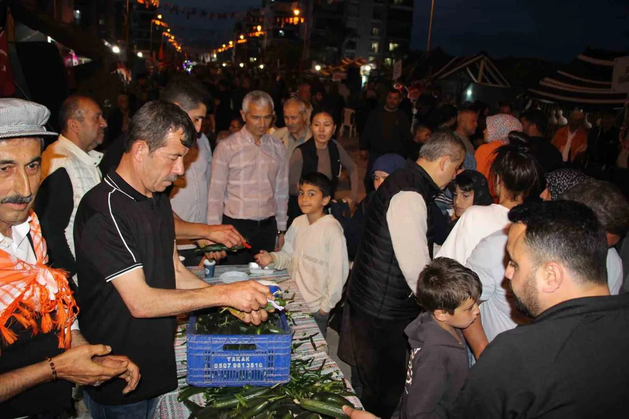 ANTALYA’NIN KUMLUCA İLÇESİNE BAĞLI BEYKONAK MAHALLE MUHTARI RAMAZAN SELÇUK, ÇOCUKLUĞUNUN ANISINI...