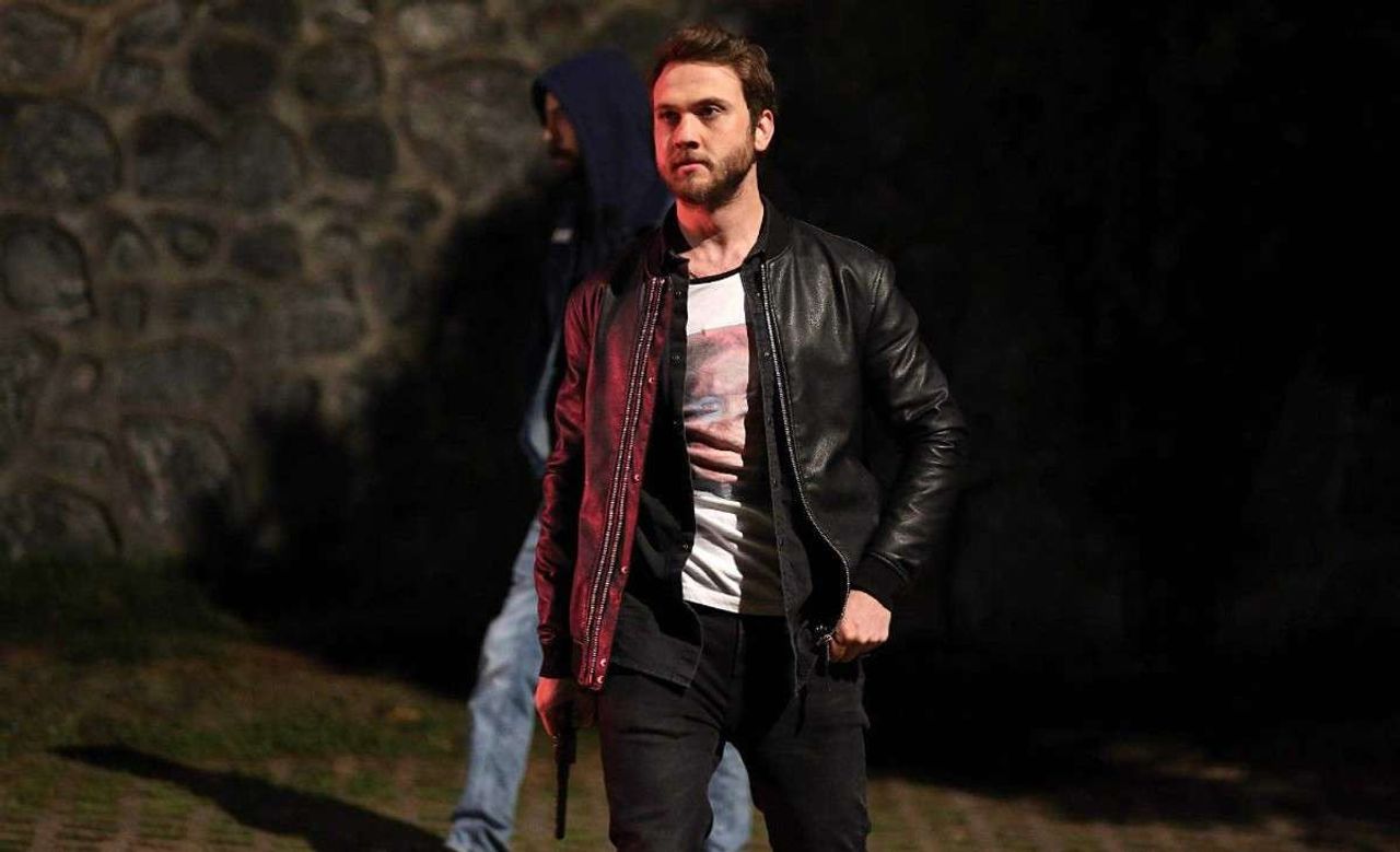 Aras Bulut İynemli nin diziden alacağı para dudak uçuklattı