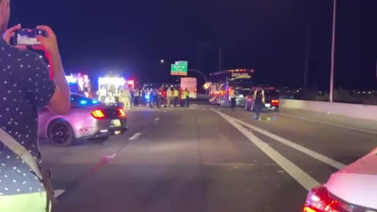Arizona'da A Milli Futbol Takımı kafilesine eşlik eden polis kaza yaptı