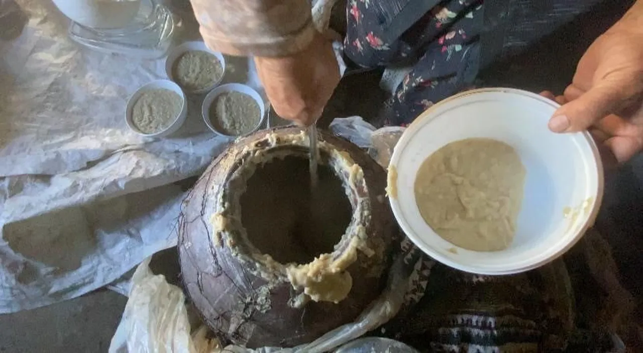 AŞAĞI GÖÇMEZ KÖYÜNDE BÜYÜK KAZANLARDA SAATLERCE PİŞİRİLEN HALİSE, BAYRAM SABAHI YÜZLERCE KİŞİYE...
