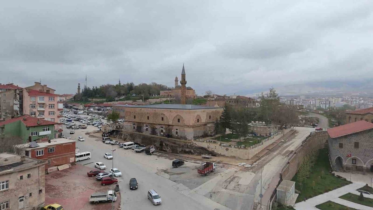 ASIRLIK SUNGUR BEY CAMİİ CUMA NAMAZI İLE YENİDEN İBADETE AÇILIYOR