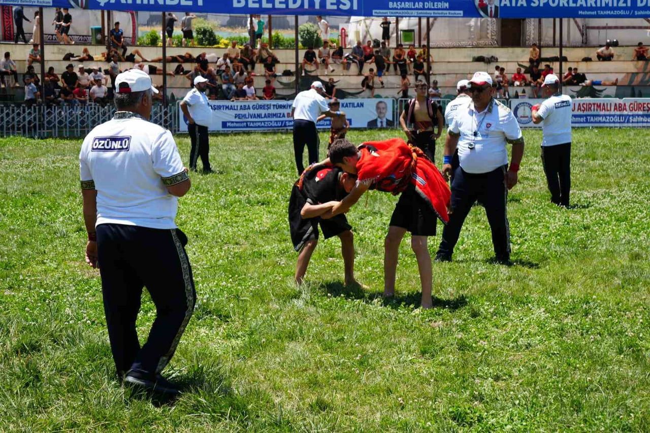 AŞIRTMALI ABA GÜREŞİ TÜRKİYE ŞAMPİYONASI ŞAHİNBEY ER MEYDANINDA BAŞLADI