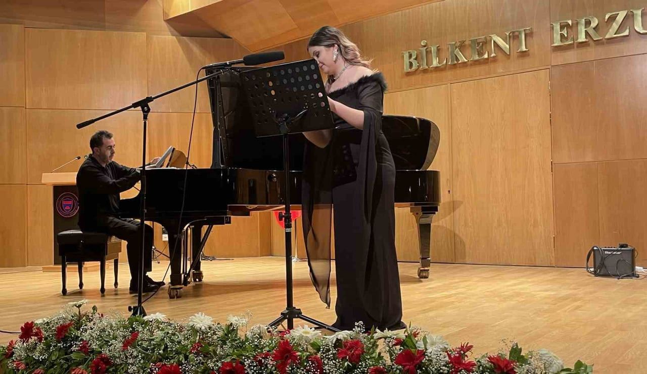 ATATÜRK ÜNİVERSİTESİ MÜZİK EĞİTİMİ ÖĞRENCİLERİ TARAFINDAN DÜZENLENEN ŞAN KONSERİ, SANATSEVERLERE...