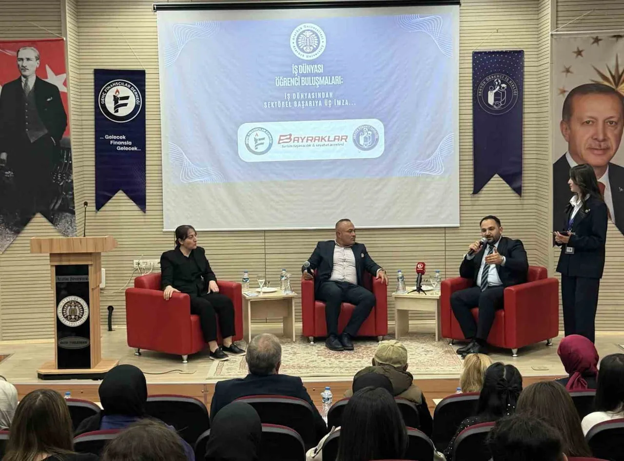 ATATÜRK ÜNİVERSİTESİ SEKTÖR-ÖĞRENCİ İŞ BİRLİĞİ KULÜBÜ DANIŞMAN HOCASI DOÇ. DR. FIRAT ALTINKAYNAK...