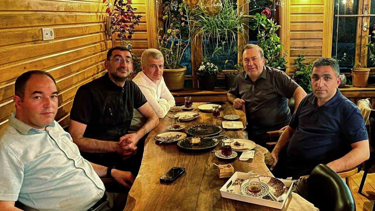 ATSO BAŞKANI DEMİRCİ'DEN ÖDÜL ALAN GAZETECİLERE TEBRİK. (OLGUN YILDIZ/ARDAHAN-İHA)