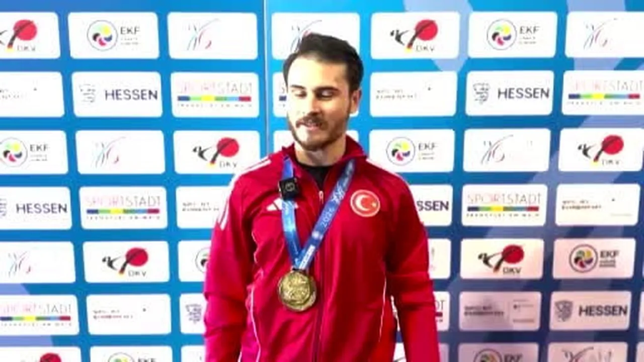 Avrupa Karate Şampiyonası'nda erkek katada altın madalya kazanan milli karateci Enes Özdemir, çok...