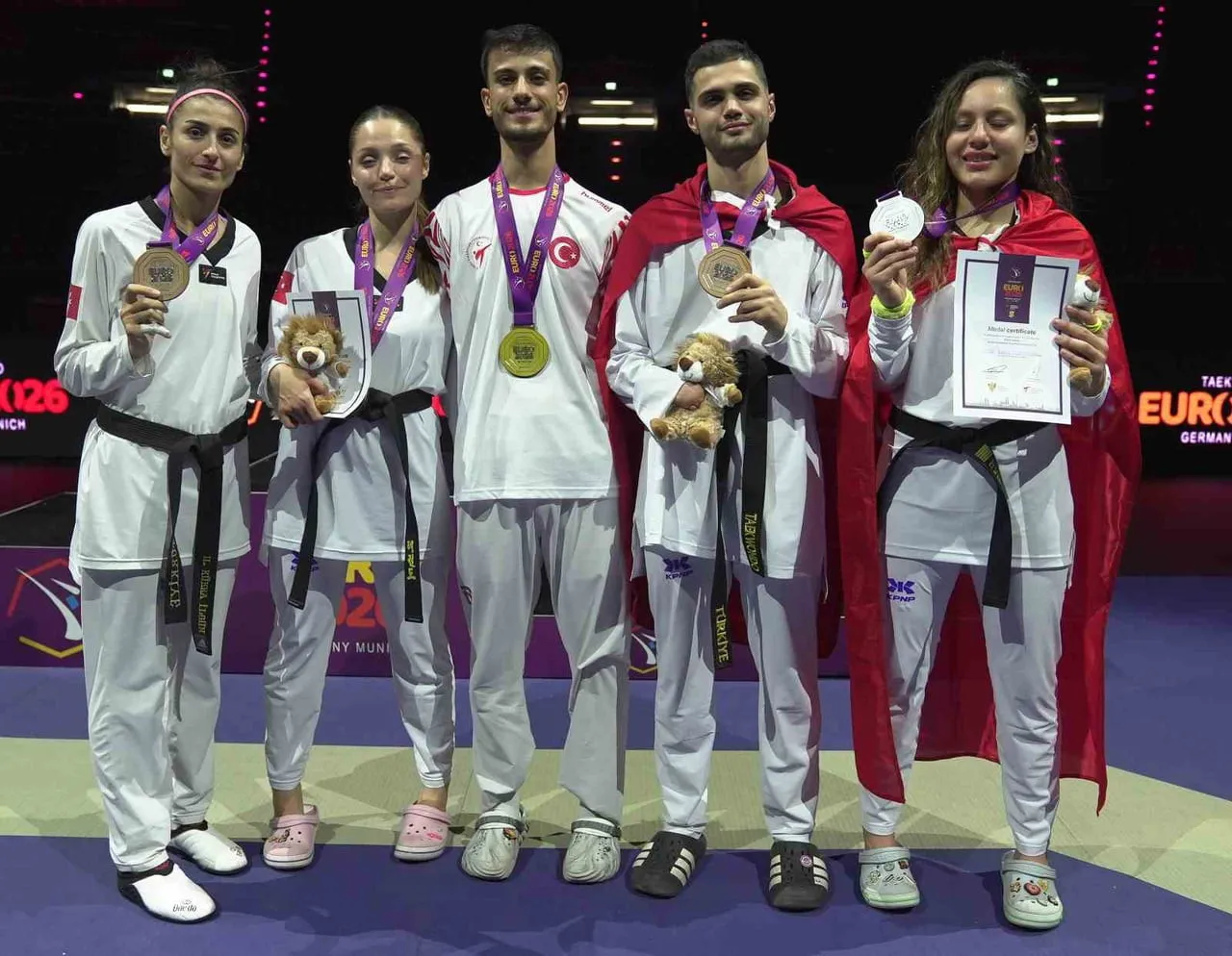 AVRUPA TAEKWONDO VE PARA TAEKWONDO ŞAMPİYONASI’NIN ÜÇÜNCÜ GÜNÜNDE MİLLİ SPORCULAR 5 MADALYA...