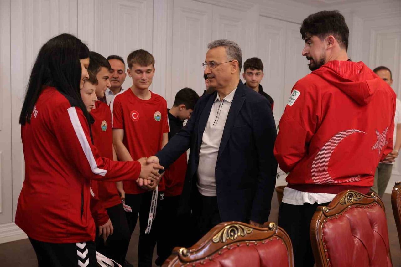 AVRUPA’DA KATILDIĞI İKİ ÖNEMLİ TURNUVADA ÜÇÜNCÜ OLAN İLKADIM BELEDİYESİ SPOR KULÜBÜ TEKVANDO...