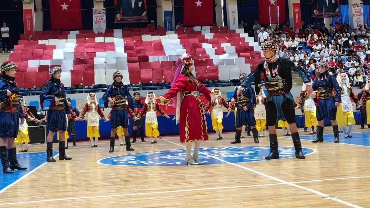 AYDIN’IN EFELER İLÇESİNDE 19 MAYIS ATATÜRK’Ü ANMA, GENÇLİK VE SPOR BAYRAMI COŞKUYLA KUTLANDI....