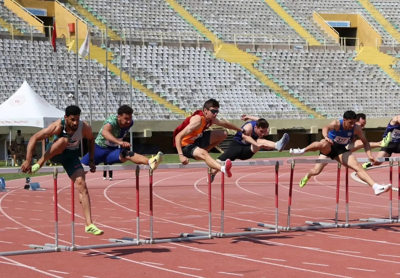 AYDINLI SPORCU 110 METRE ENGELLİDE TÜRKİYE REKORU KIRDI