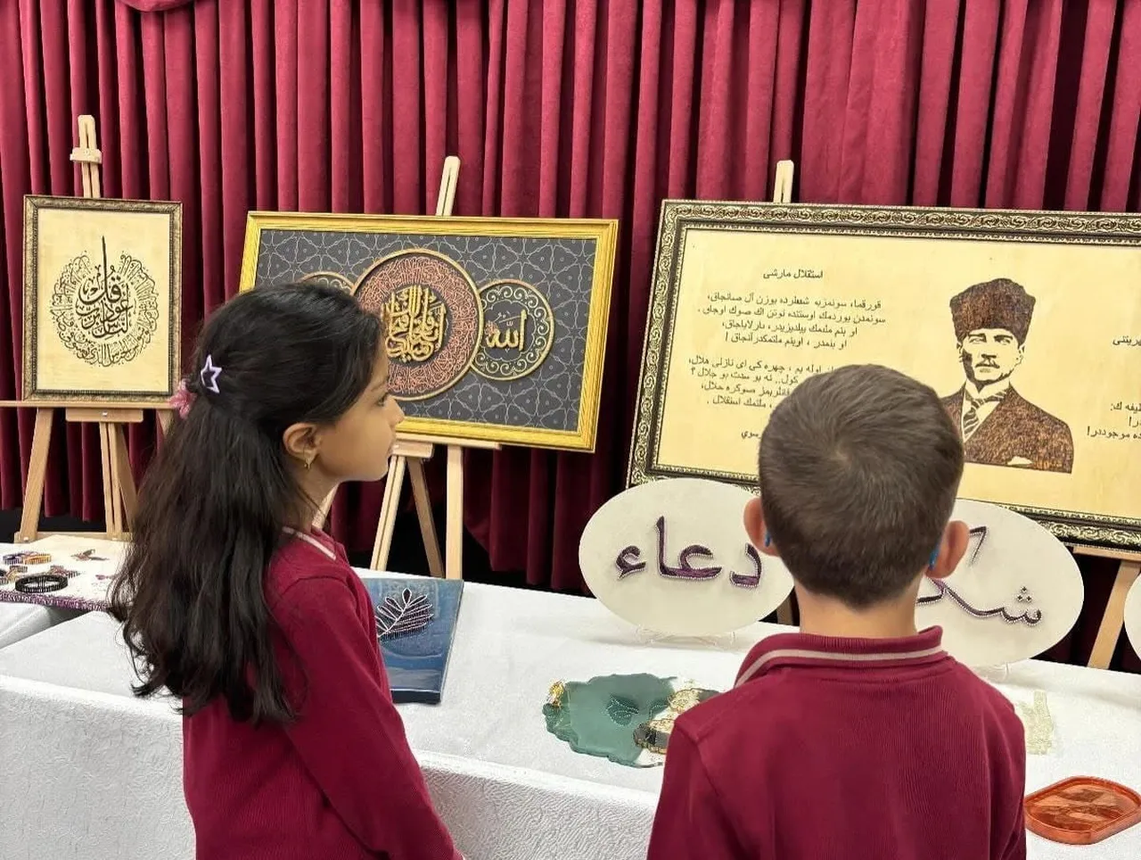 AYDINTEPE’DE ÖĞRENCİLERİN SANAT VE DENEY ÇALIŞMALARI SERGİLENDİ
