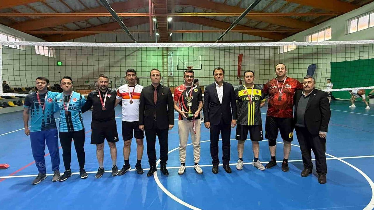 AYDINTEPE’DE VOLEYBOL TURNUVASI TAMAMLANDI