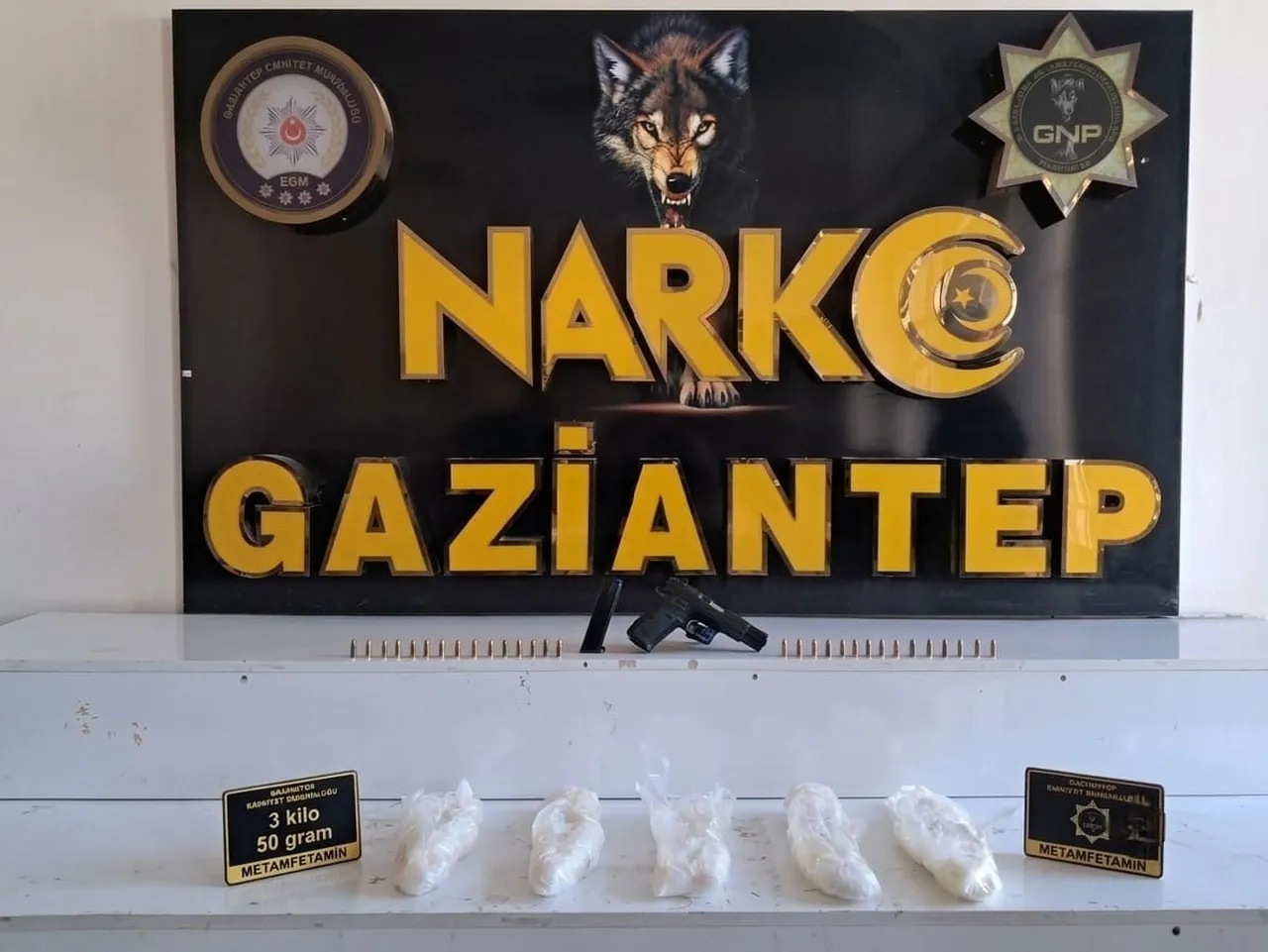 OPERASYONDA 3 KİLO METAMFETAMİN ELE GEÇİRİLDİ