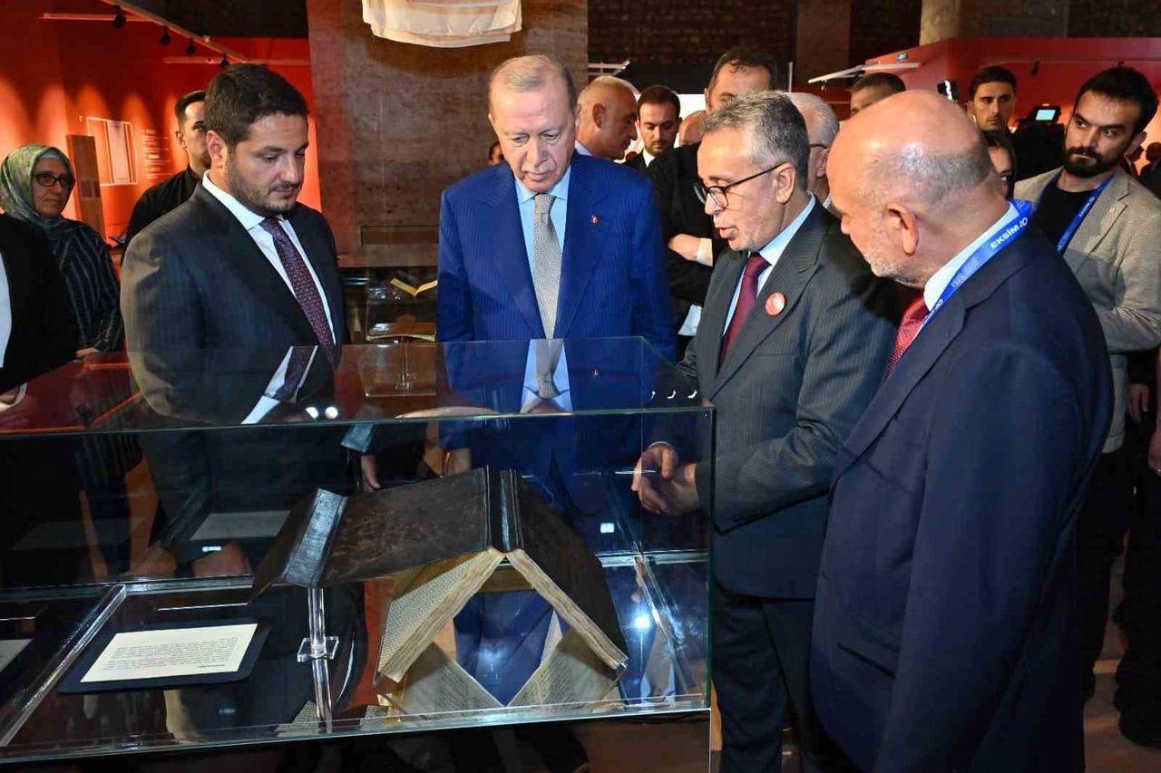 CUMHURBAŞKANI RECEP TAYYİP ERDOĞAN SERGİYİ GEZDİ
