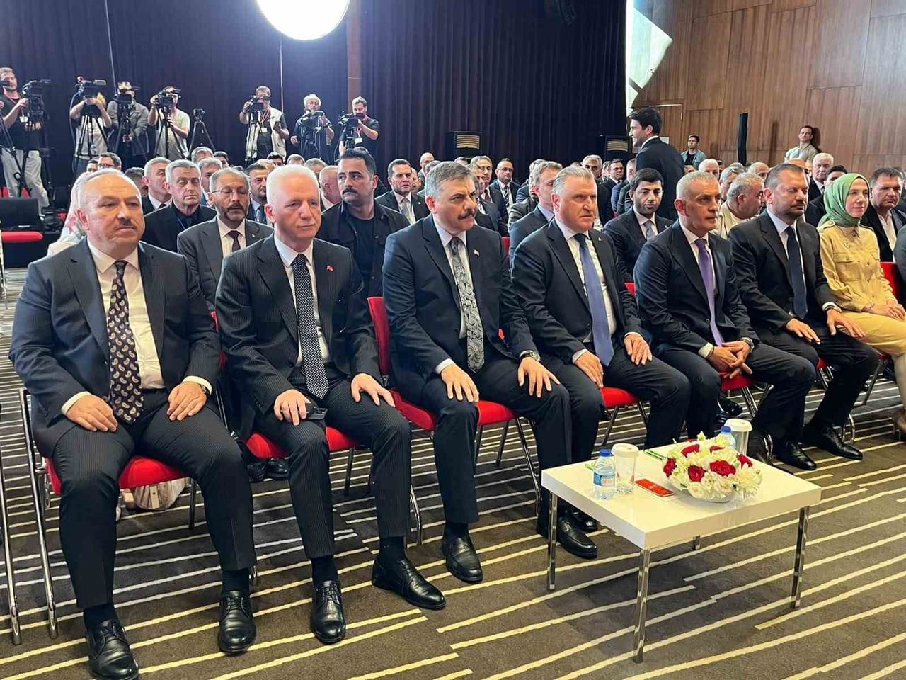 TOPLANTIYA İSTANBUL VALİSİ DAVUT GÜL, EMNİYET GENEL MÜDÜRÜ ALİ FİDAN, JANDARMA GENEL KOMUTANI...
