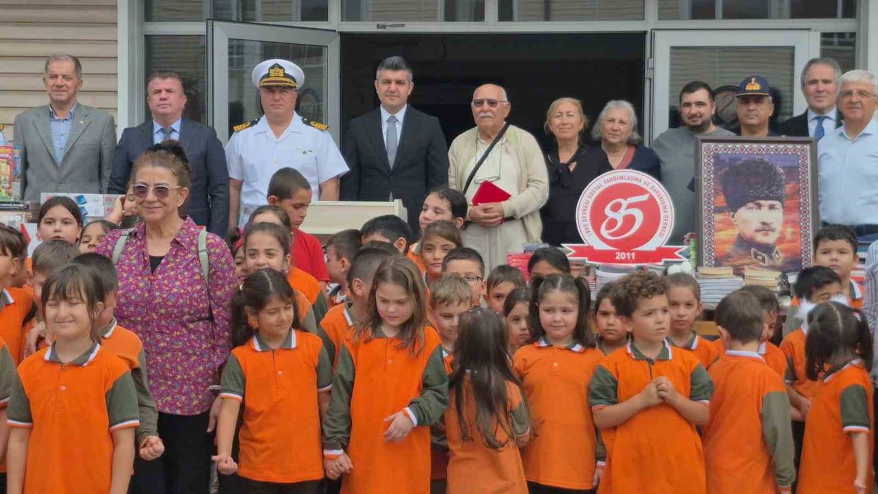 ŞIRNAK'TA 1994 YILINDA TERÖRİSTLERLE GİRDİĞİ SİLAHLI ÇATIŞMADA ŞEHİT OLAN ÜSTEĞMEN AYDIN...