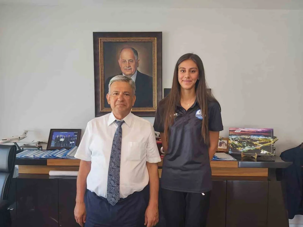 MERİNOS VOLEYBOL SPOR KULÜBÜNÜN ALT YAPISINDA YETİŞEN AZRA KANKILIÇ MİLLİ TAKIM KAMPINA ÇAĞRILDI....