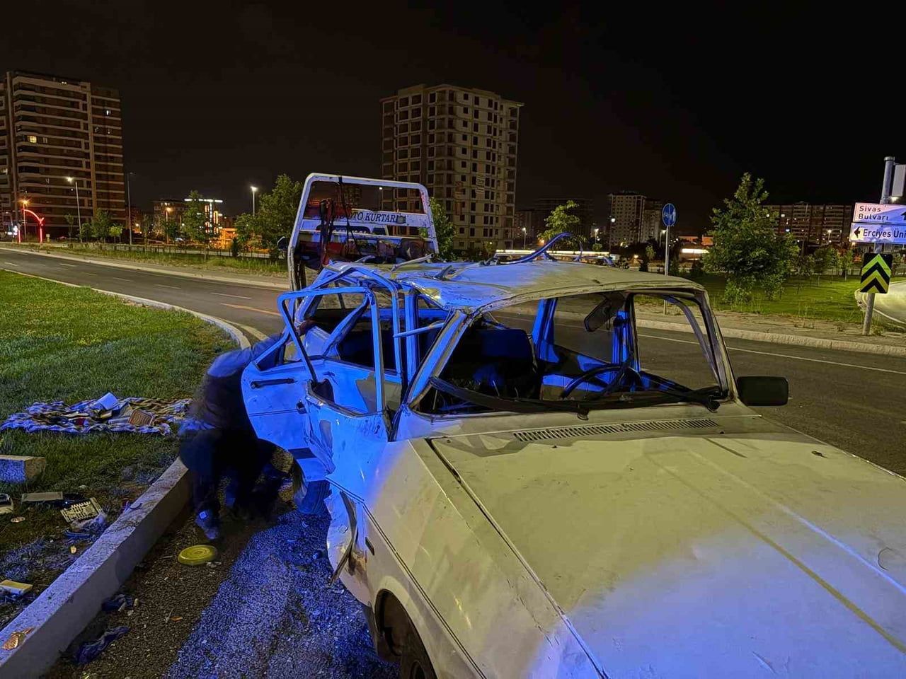KAYSERİ’NİN MELİKGAZİ İLÇESİNDE 2 OTOMOBİLİN ÇARPIŞTIĞI TRAFİK KAZASINDA, 4 KİŞİ...