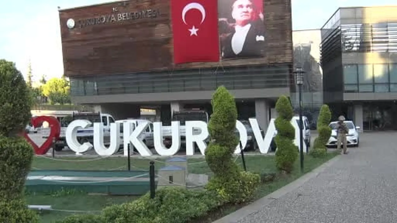 Çukurova Belediyesi’ne operasyon
