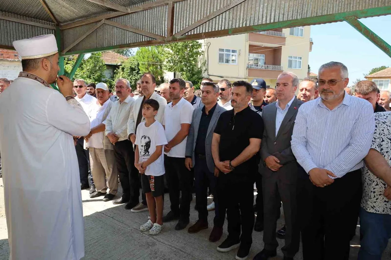 SAMSUN’UN BAFRA İLÇESİNDE SULAMA KANALINA DÜŞEN OTOMOBİLDE KAYBOLAN VE DAHA SONRA CANSIZ BEDENİ...