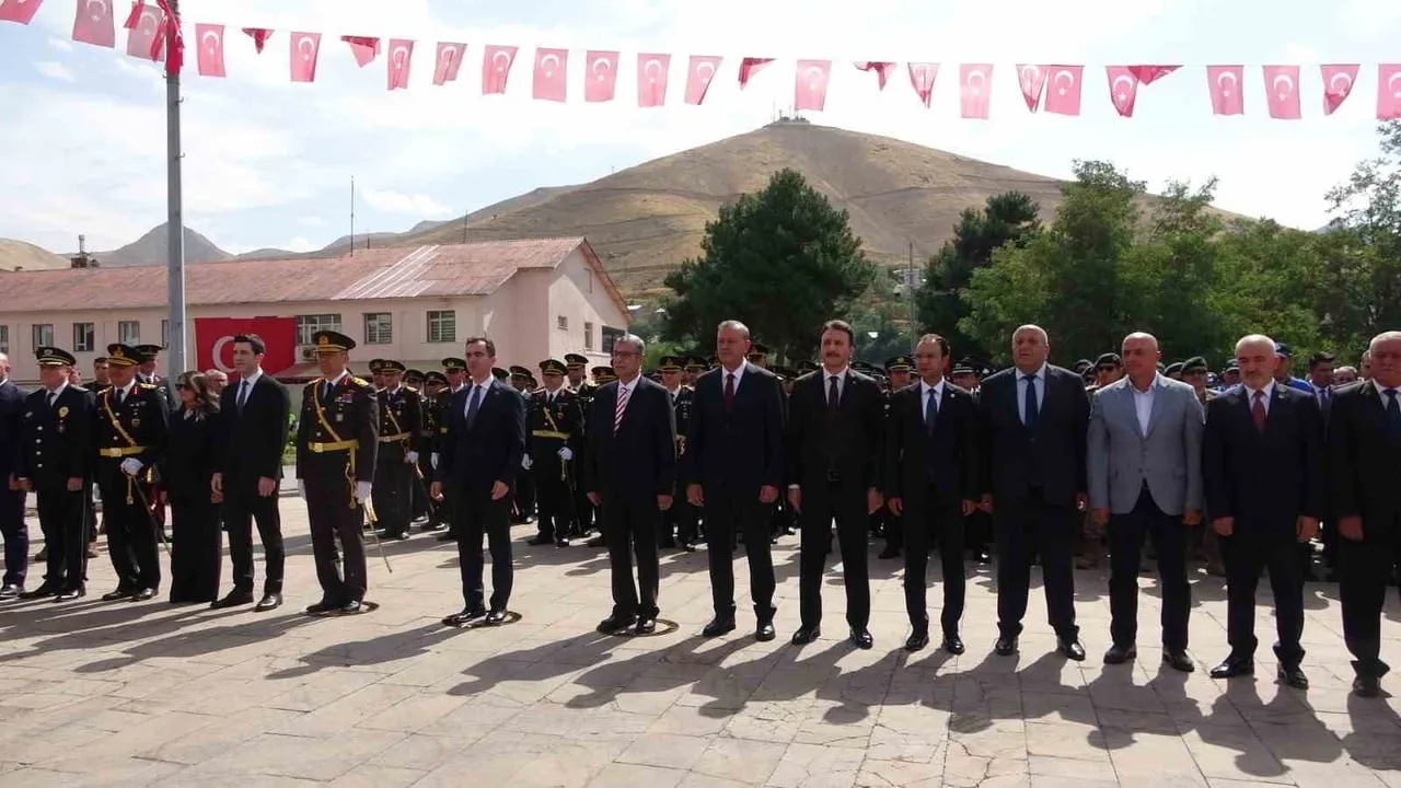BİTLİS’TE 30 AĞUSTOS ZAFER BAYRAMI BÜYÜK BİR COŞKUYLA KUTLANDI.