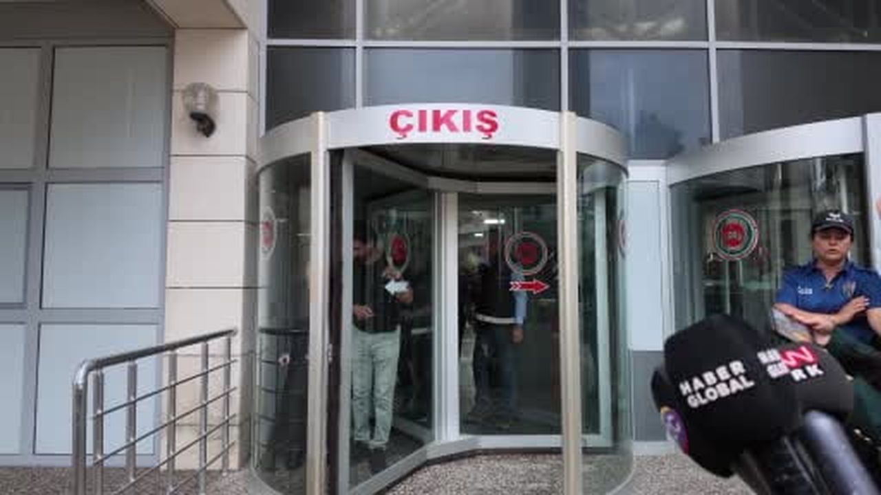 Sinema ve tiyatro oyuncusu Emin Olcay: "İnşallah bu işlerin sonucu ortaya çıkar. Yiğitlerimizin...