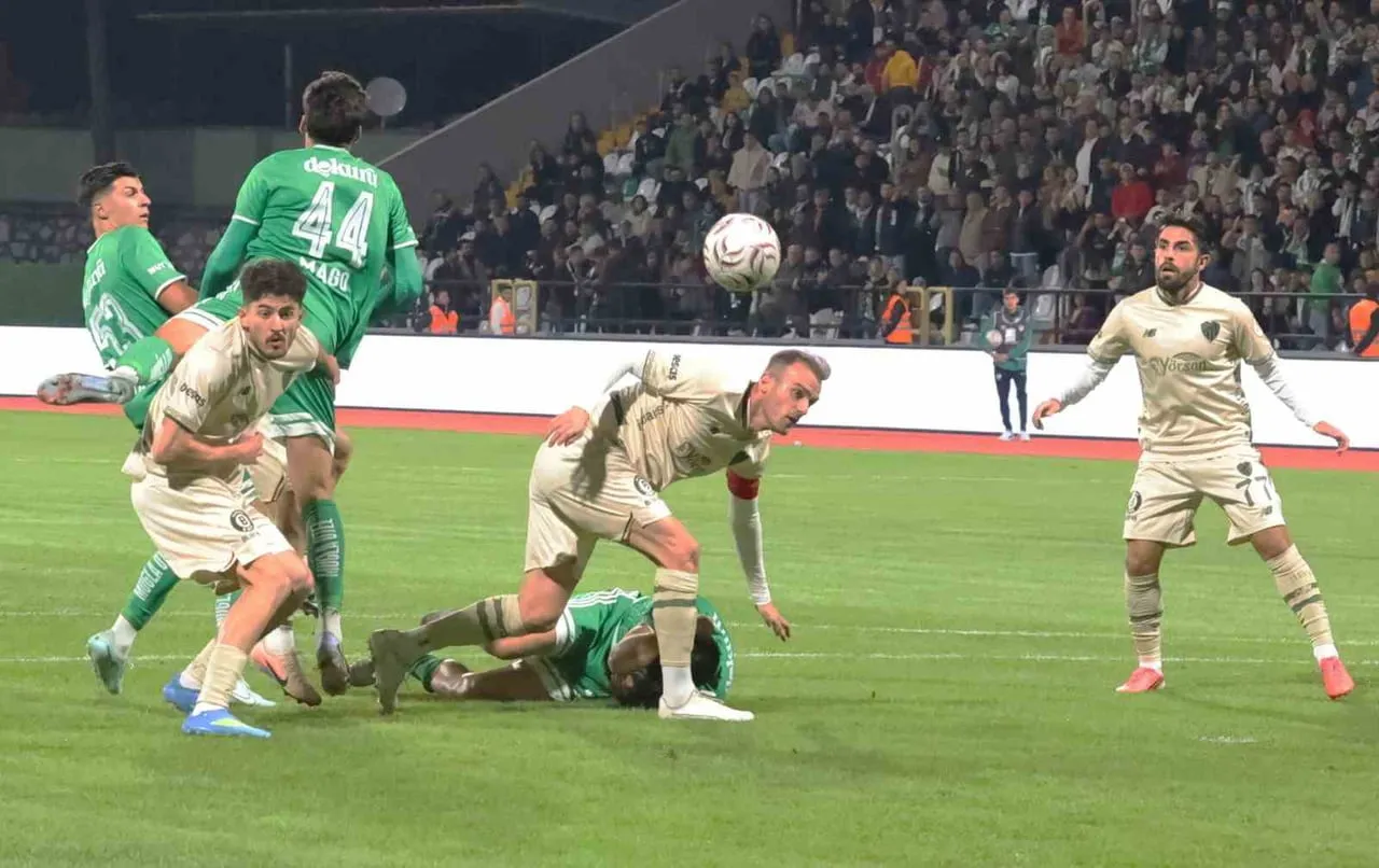TRENDYOL 1. LİG’İN 10. HAFTASINDA MUĞLASPOR, SAHASINDA KARŞILAŞTIĞI BURSASPOR’A 3-0 MAĞLUP...
