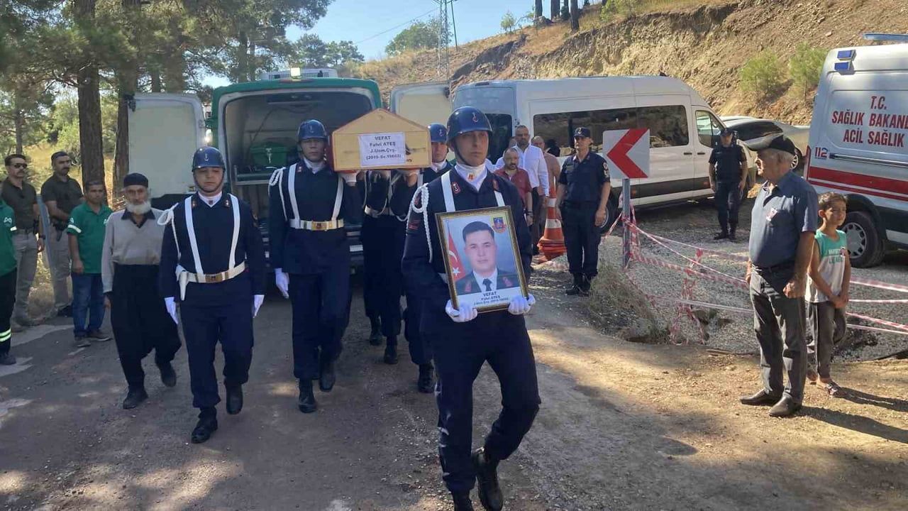 UZMAN ÇAVUŞ FAHRİ ATEŞ İÇİN CENAZE TÖRENİ DÜZENLENDİ