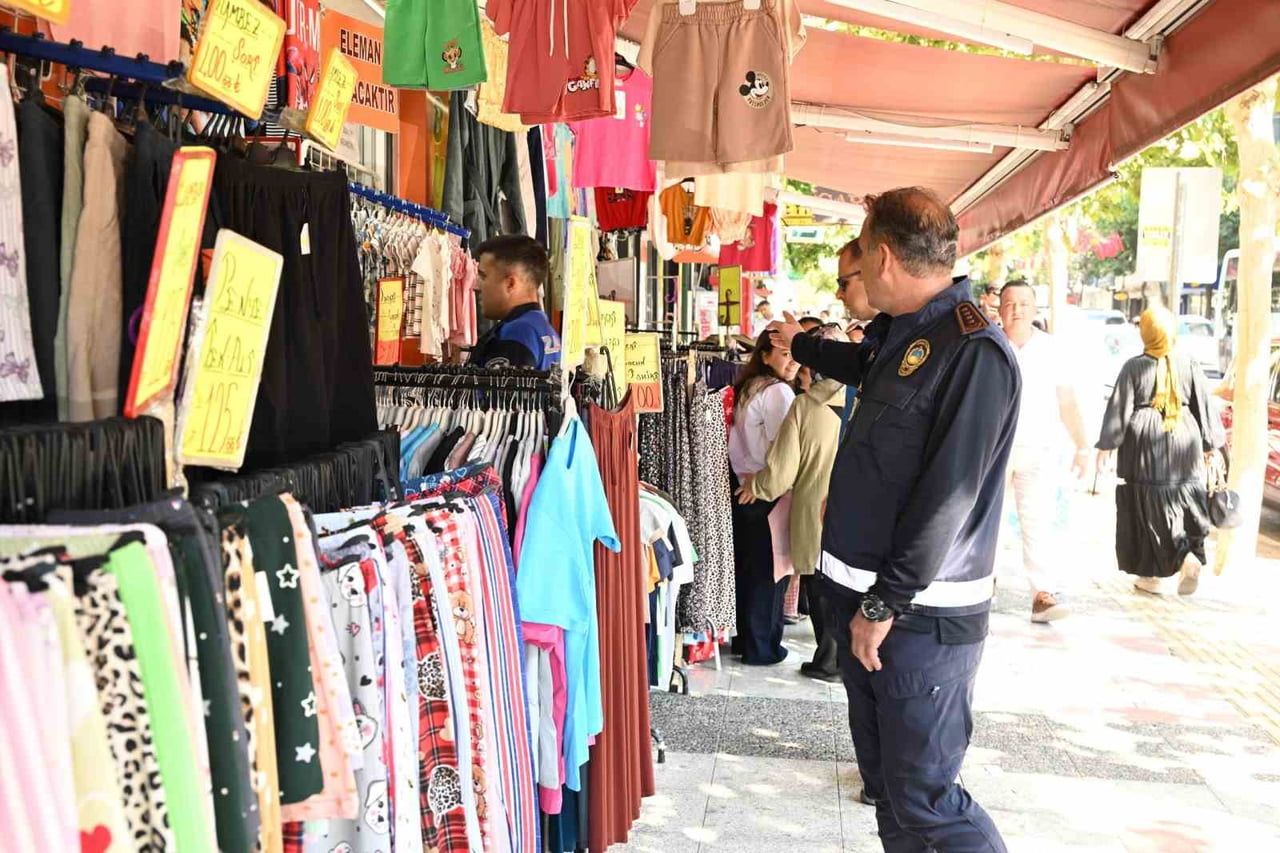 MANİSA'DA BÜYÜKŞEHİR BELEDİYESİ ZABITA EKİPLERİ İLE İL EMNİYET MÜDÜRLÜĞÜ EKİPLERİ, YUNUSEMRE VE...