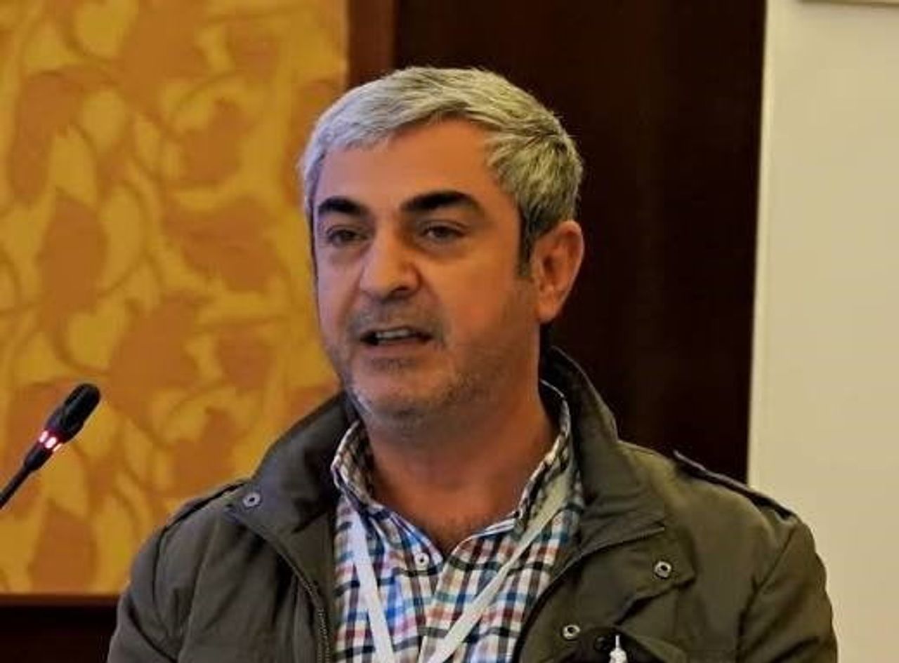 DİYARBAKIR’DA BİR LOKANTAYA SİLAHLI SALDIRI DÜZENLENDİ. OLAYDA ARALARINDA GAZETECİ MÜRSEL ACAY'IN...