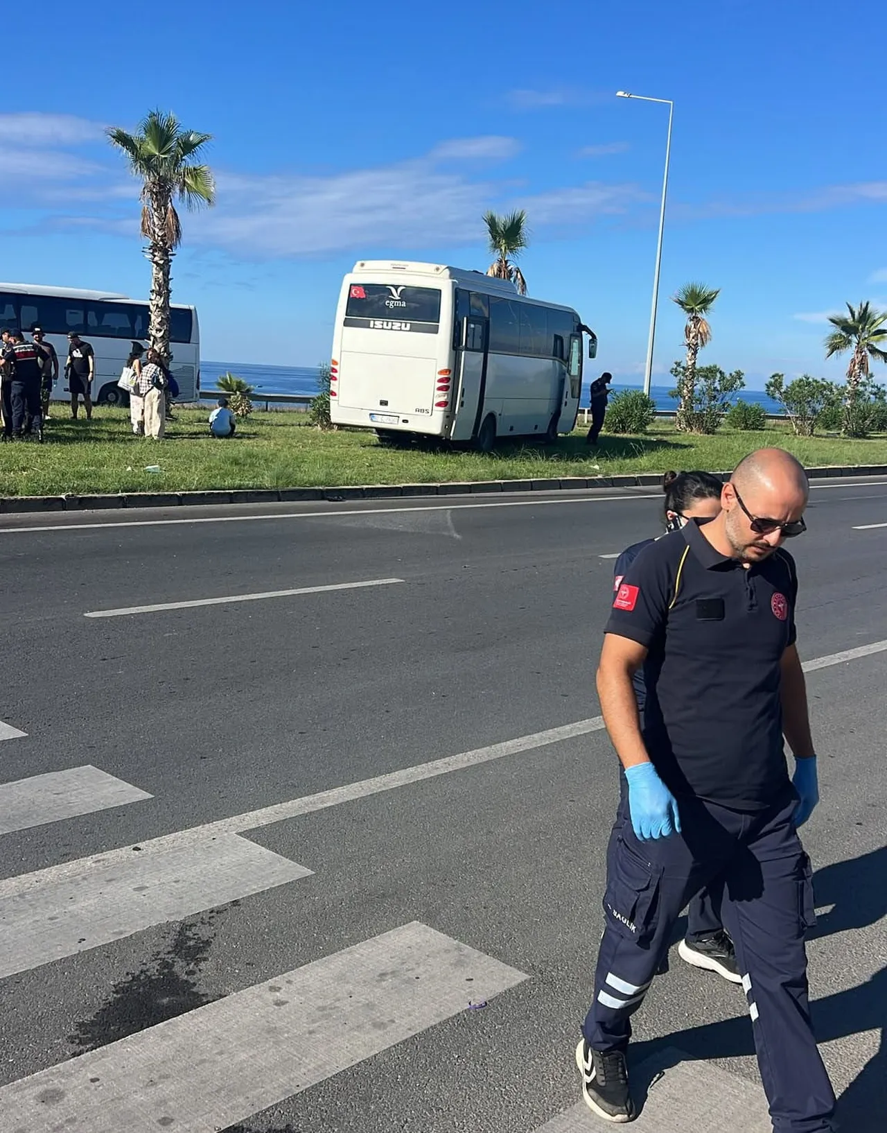 MANAVGAT İLÇESİNDE TUR OTOBÜSÜ İLE MİNİBÜSÜN ÇARPIŞTIĞI KAZADA 1'İ ROMANYA VATANDAŞI 3 KİŞİ...