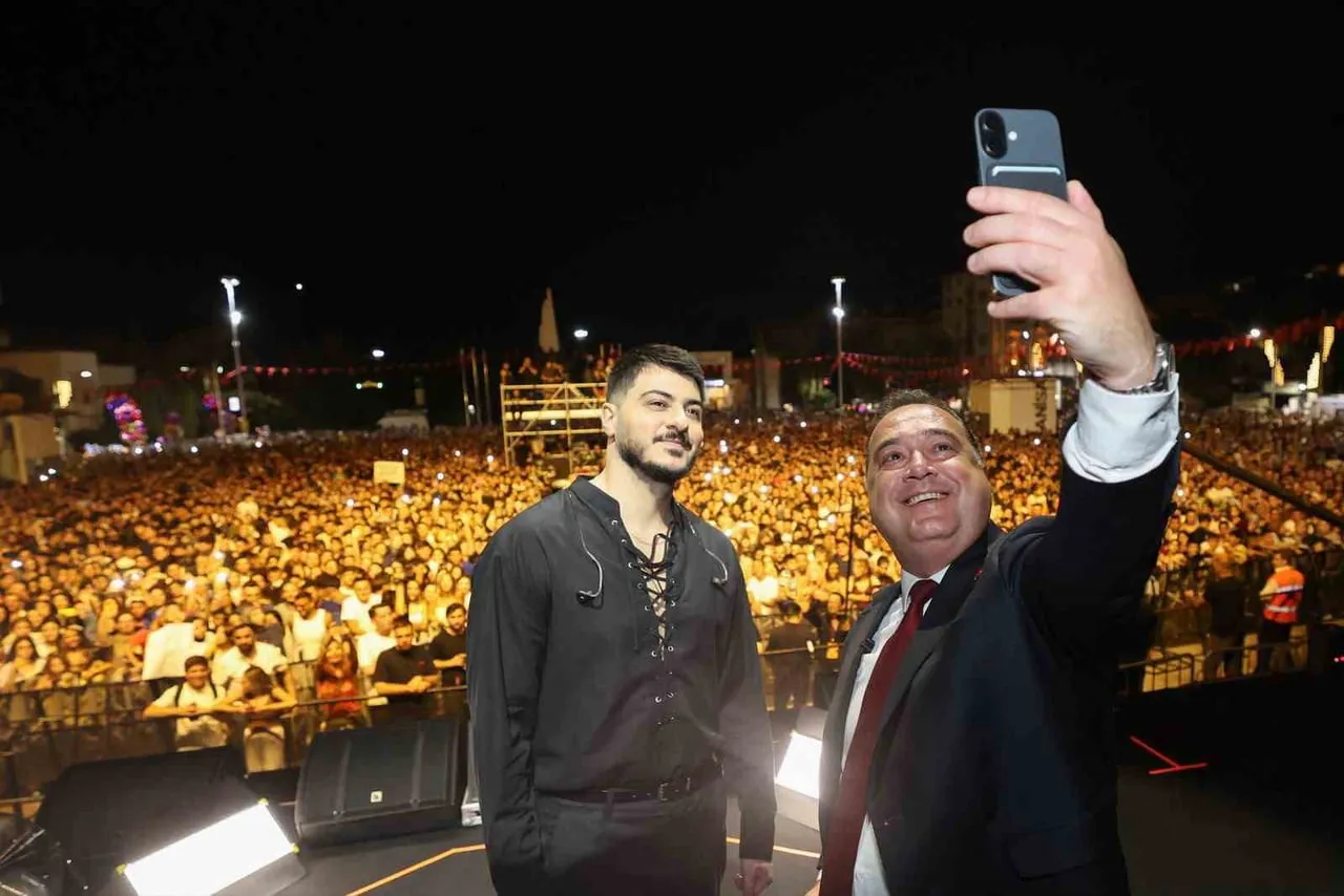 MANİSA’NIN DÜŞMAN İŞGALİNDEN KURTULUŞUNUN 104. YIL DÖNÜMÜ, CUMHURİYET MEYDANI’NDA DÜZENLENEN...