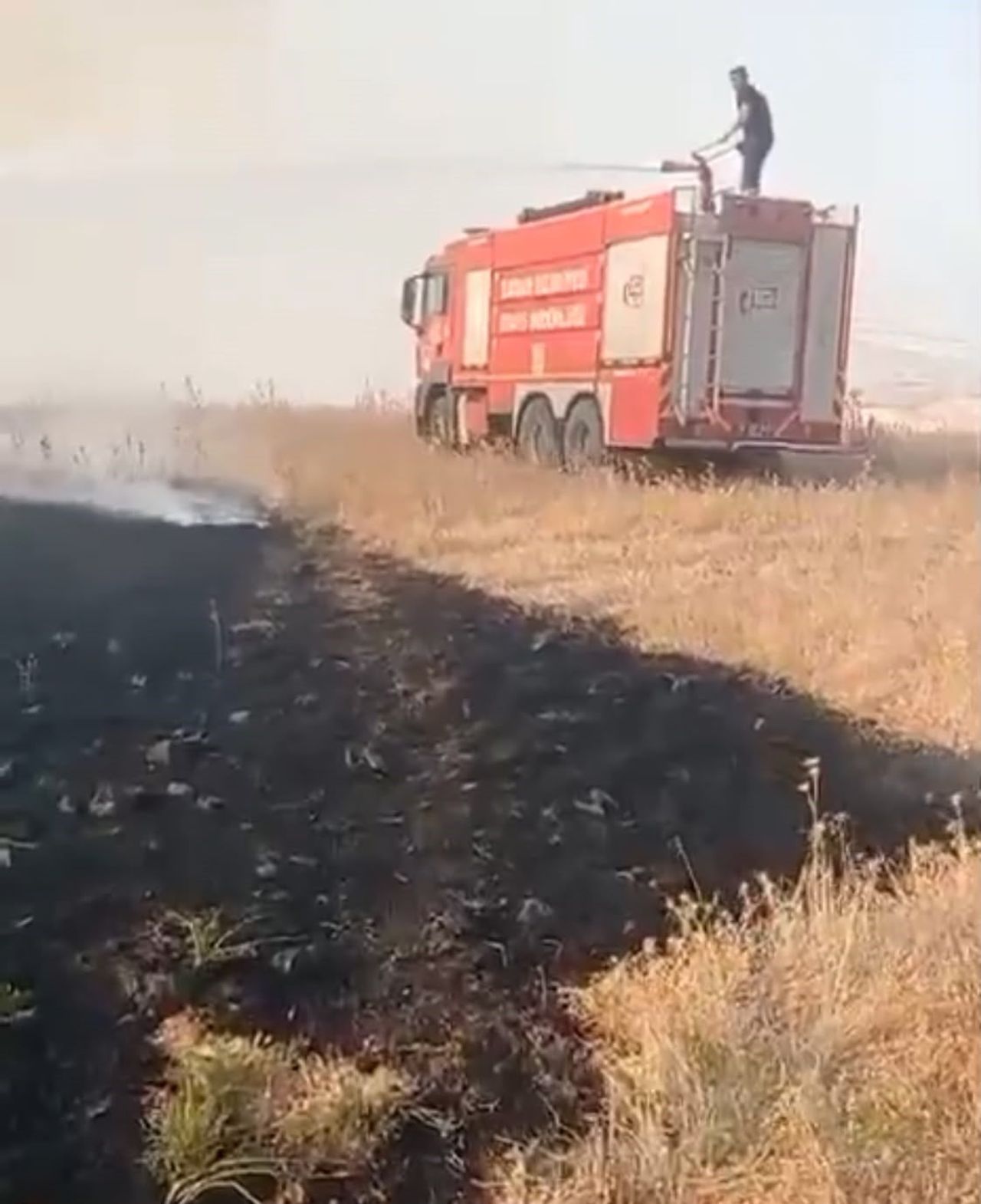 BATMAN’IN BEŞİRİ İLÇESİ İLE KIRA DAĞI ARASINDAKİ BÖLGEDE ÇIKAN ANIZ YANGINI, BATMAN BELEDİYESİ...