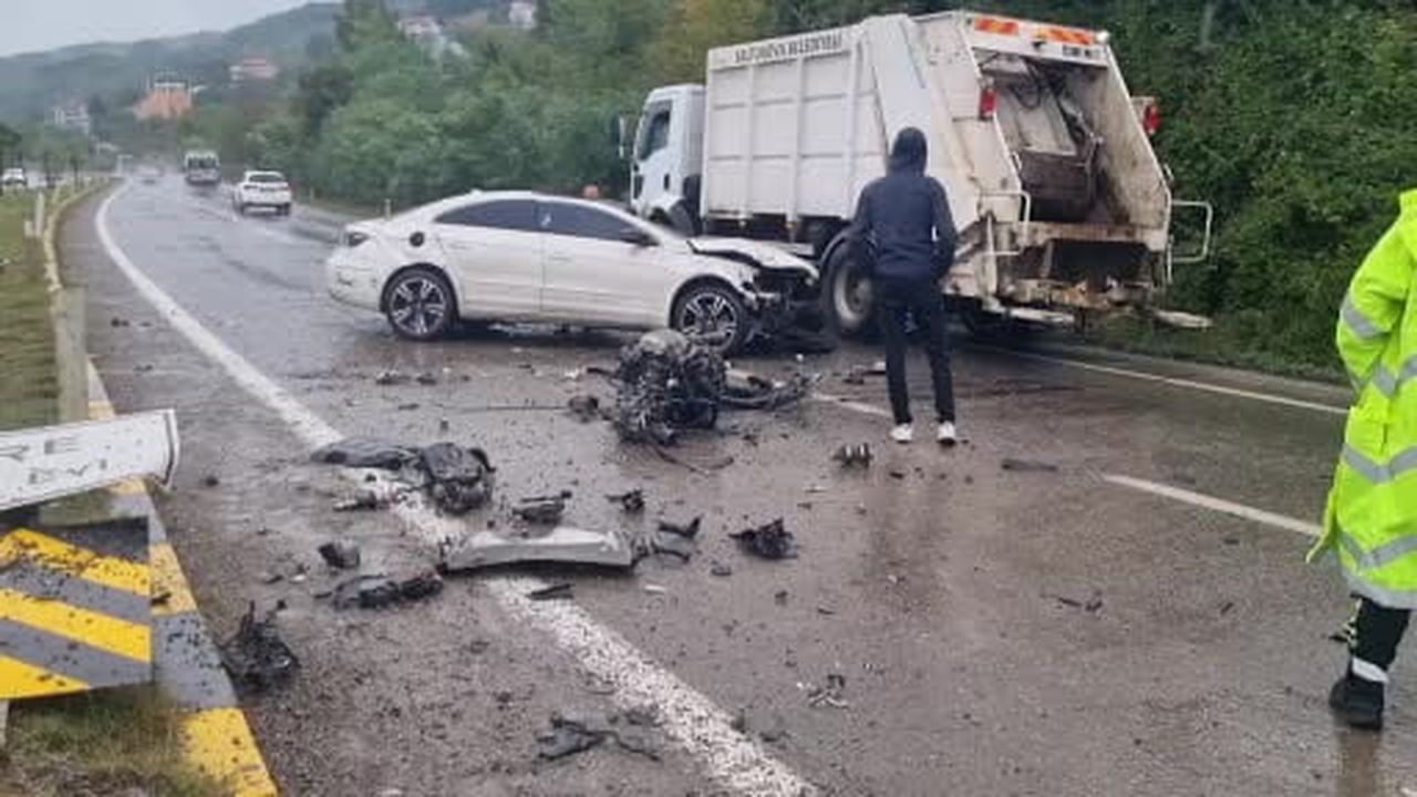 Zonguldak'ta otomobil bariyerlere çarptı, sürücü yaralandı