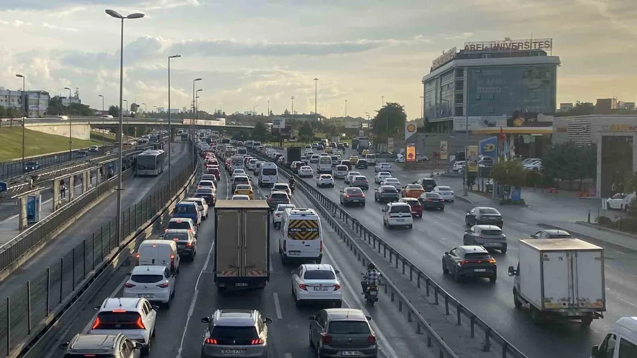 İSTANBUL’DA 2026-2027 EĞİTİM-ÖĞRETİM YILI’NIN BAŞLAMASIYLA BİRLİKTE KENT GENELİNDEKİ TRAFİK...