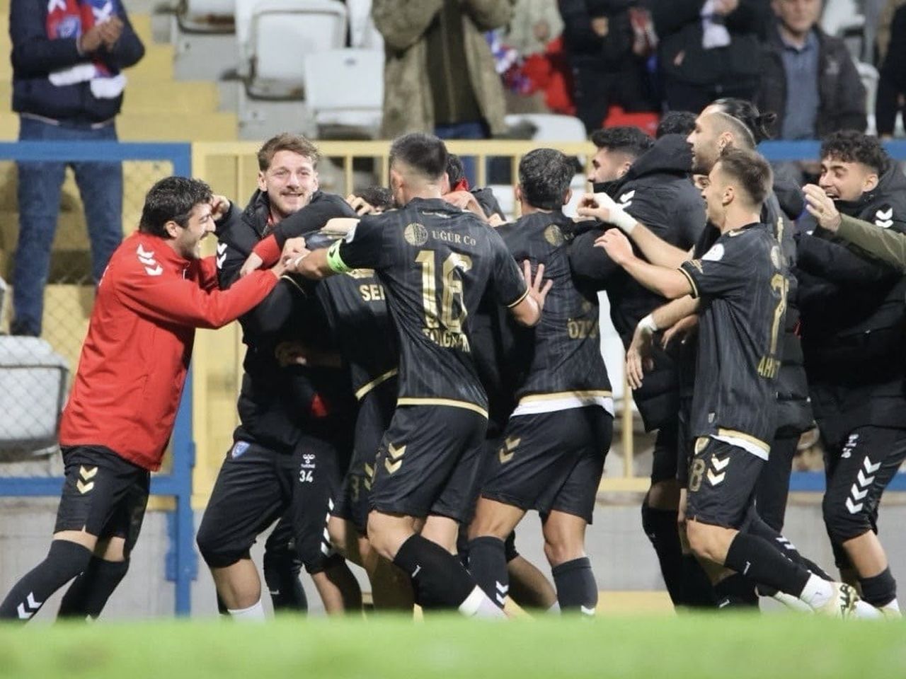 TFF 3. LİG 1. GRUP YEDİNCİ HAFTASINDA KARABÜK İDMANYURDU, EVİNDE KARŞILAŞTIĞI SİLİVRİSPOR’U 1-0...